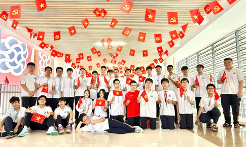 Hai ng&#244;i trường &#39;khủng&#39; với tỷ lệ đỗ lớp 10 chuy&#234;n ấn tượng