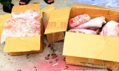 Hơn 11 tấn thịt gà, lợn hết hạn, không rõ nguồn gốc bị chặn trước khi vào bếp ăn