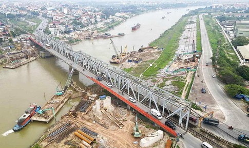 Loạt dự án giao thông từ Bắc vào Nam đồng loạt 'kẹt' tiến độ: Vướng mắc ở đâu?