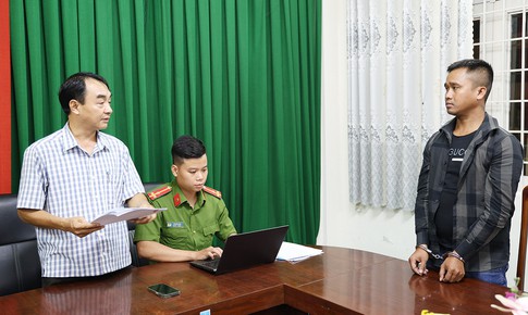 Sau tiếng nẹt bô, một nam thanh niên bị đâm tử vong