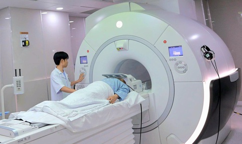 Bệnh viện HNĐK Nghệ An vận hành hệ thống MRI 3.0 Tesla tích hợp AI