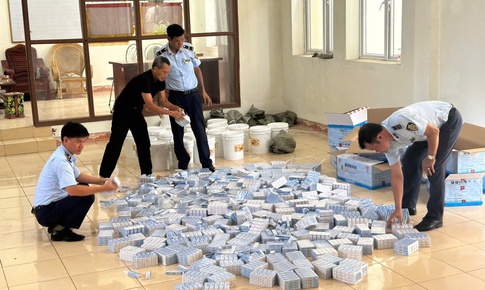 Khám kho hàng ở vùng biên, thu giữ hơn 5.400 tuýp thuốc trị ngứa nhập lậu