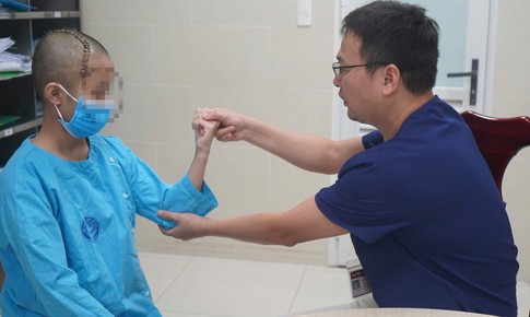 Đang tập văn nghệ ở trường, trẻ bất ngờ hôn mê sâu