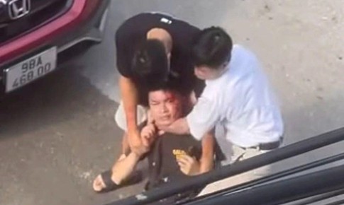 Xác minh clip thanh niên bị đánh chảy máu đầu sau va chạm giao thông