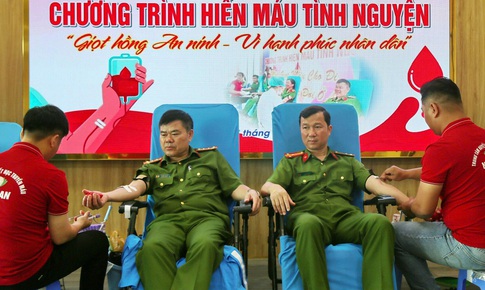 Hơn 100 cán bộ, chiến sĩ Công an Nghệ An hiến máu cứu người