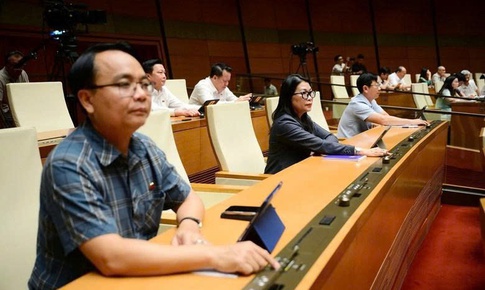 Từ 2026, xe điện, vật liệu xây dựng sẽ phải dán nhãn năng lượng