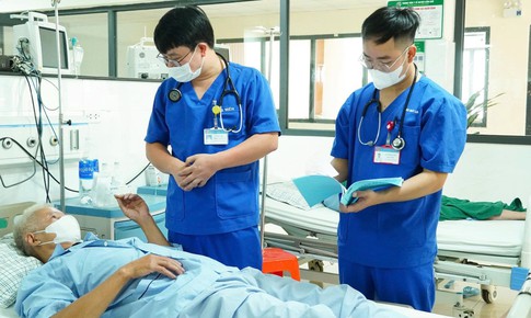 7 người vào viện cấp cứu, 1 bệnh nhân phải đặt ống nội khí quản do nắng nóng