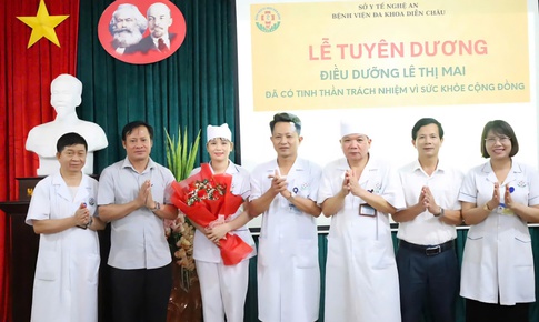 Tuyên dương nữ điều dưỡng ép tim liên tục cứu cụ bà đuối nước