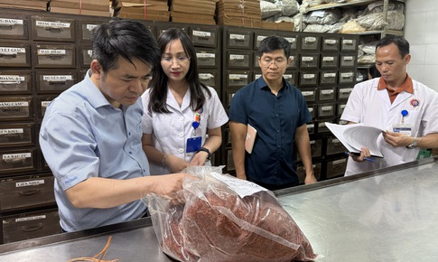 Bộ Y tế đấu tranh quyết liệt, kh&#244;ng c&#243; v&#249;ng cấm với  bu&#244;n lậu, h&#224;ng giả lĩnh vực y tế