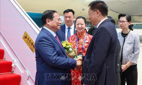 Thủ tướng Phạm Minh Chính tới Thiên Tân bắt đầu dự Diễn đàn Kinh tế thế giới và làm việc tại Trung Quốc