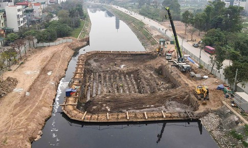 Sông Tô Lịch sắp hồi sinh trong xanh, nước chảy cuồn cuộn?