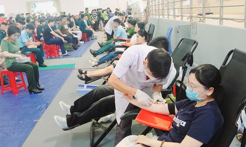 Hơn 600 người ở Khánh Hòa nô nức đi hiến máu tình nguyện