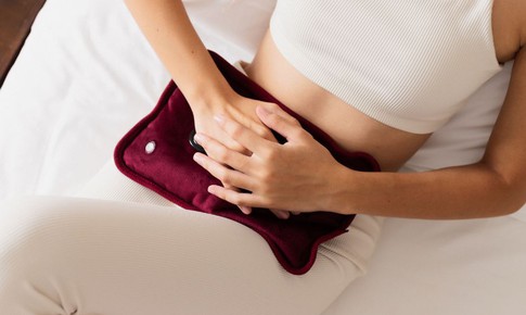 4 cách giảm đau bụng kinh không dùng thuốc