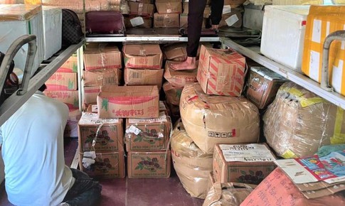 Bí mật bên trong thùng hàng trên xe khách