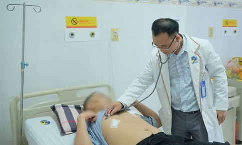 Cứu thanh niên bị đâm nhiều nhát xuyên tim, phổi được chuyển từ Campuchia về Việt Nam
