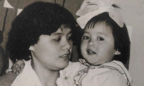 Mẹ ruột BTV Hoài Anh: Giảng viên trường đại học, tuổi hưu sống bình yên bên con cháu