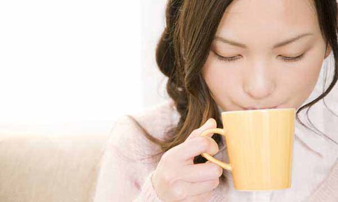 6 biện ph&#225;p n&#234;n l&#224;m để tr&#225;nh nhiễm lạnh khi đi ngo&#224;i trời mưa