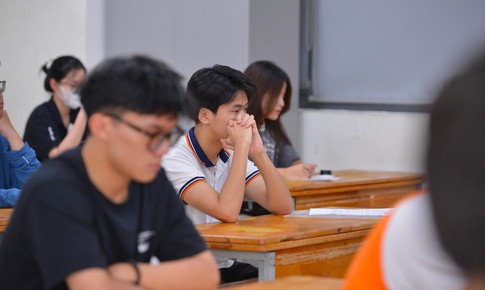 Liệu có giành điểm cao tốt nghiệp THPT 2025 khi không học thêm?