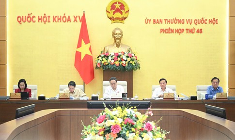 ĐBQH sử dụng trang phục có logo doanh nghiệp không được xem là hoạt động quảng cáo