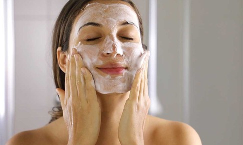 Cục Quản l&#253; Dược thu hồi, ti&#234;u huỷ l&#244; sữa rửa mặt kh&#244;ng đạt chất lượng