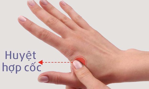 Xoa bóp bấm huyệt phòng và trị cảm nắng