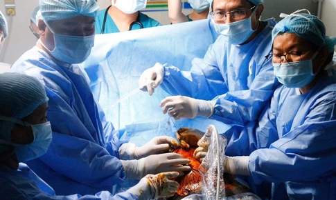 Hành trình ít người biết về kỳ tích can thiệp tim bào thai ở Việt Nam