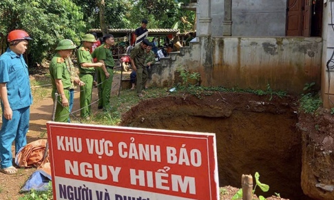 Di dời khẩn cấp người d&#226;n khỏi ‘hố tử thần’ ở Ph&#250; Thọ