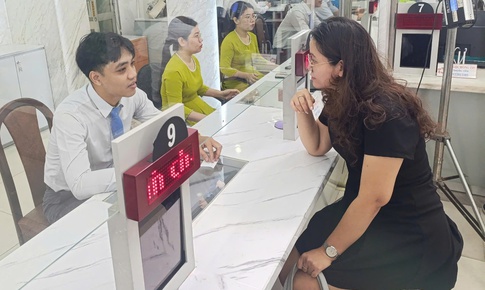 TPHCM đề xuất tinh giản h&#224;ng loạt thủ tục h&#224;nh ch&#237;nh sau 10 ng&#224;y s&#225;p nhập