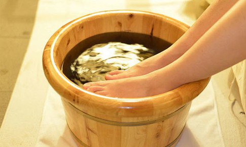Ngâm chân thảo dược - Giải pháp chữa lành cơ thể rẻ tiền