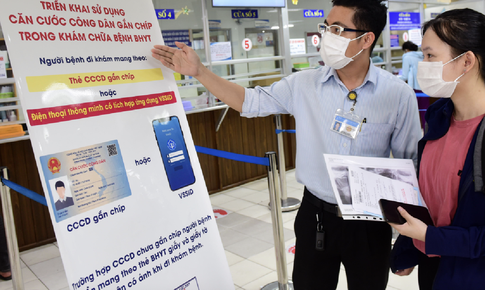 Chuyển đổi số y tế: Không còn cảnh chen chúc, chờ đợi ở bệnh viện khi đặt lịch khám 'online'