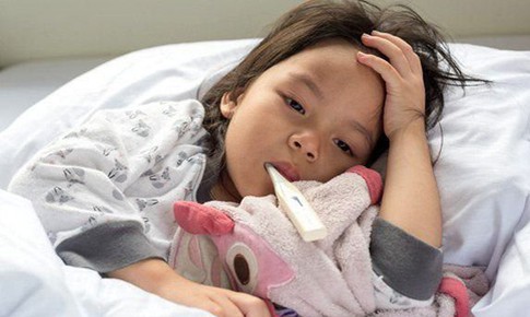 Lưu ý cần tránh khi trẻ sốt co giật bố mẹ nên biết