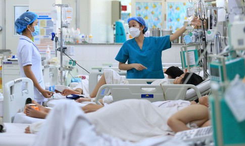 Cải cách chính sách đãi ngộ thêm động lực 'giữ lửa nghề' với cán bộ y tế