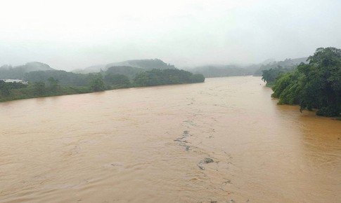 Phát hiện thi thể người đàn ông trên sông Lô