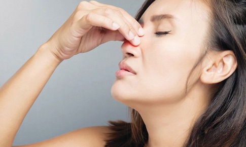 Viêm mũi dị ứng mùa mưa