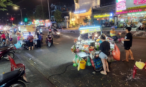 TP Hồ Chí Minh: Gắn camera giám sát để xử lý nạn lấn chiếm lòng đường, vỉa hè