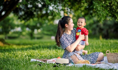 Trẻ bị ho có đờm, khò khè, sổ mũi: cách chăm sóc hiệu quả và khi nào cần đi khám?