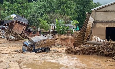 Thủ tướng chỉ đạo tập trung tìm kiếm 4 người mất tích do lũ quét, sạt lở đất ở Sơn La