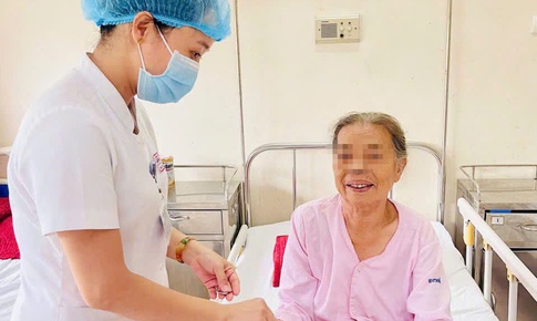 Vụ nhiều người nhập viện sau khi ăn giỗ ở Huế: Sức khỏe bệnh nhân hiện ra sao?