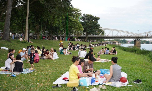 Kh&#244;ng gian xanh m&#225;t b&#234;n s&#244;ng Hương th&#224;nh &#39;điểm hẹn quốc d&#226;n&#39; ở Huế
