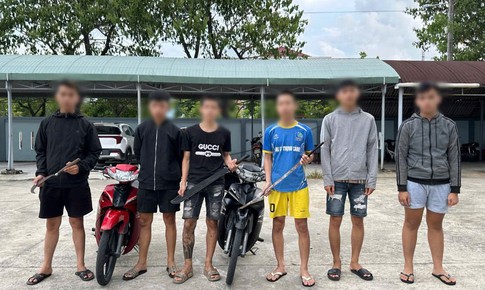 Thiếu ni&#234;n 16 tuổi bị nh&#243;m c&#244; đồ truy s&#225;t, ch&#233;m trọng thương giữa ban ng&#224;y