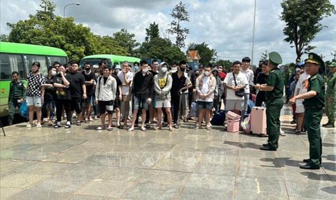 Tiếp nhận 85 công dân Việt Nam từ Campuchia