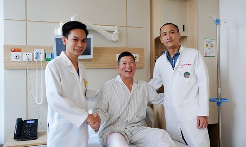 Bay từ Mỹ về Việt Nam thay khớp gối, người đàn ông thoát khỏi cảnh đau khớp gối suốt 5 năm