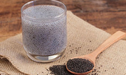 5 t&#225;c dụng phụ bất ngờ khi uống nước hạt chia sai thời điểm