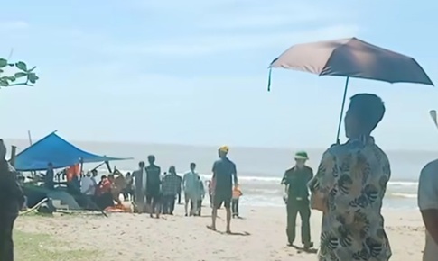 Một người mất tích, một người nguy kịch khi tắm biển Sầm Sơn