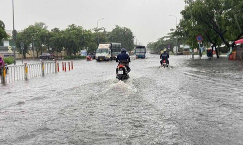 Đêm nay miền Bắc đón mưa lớn