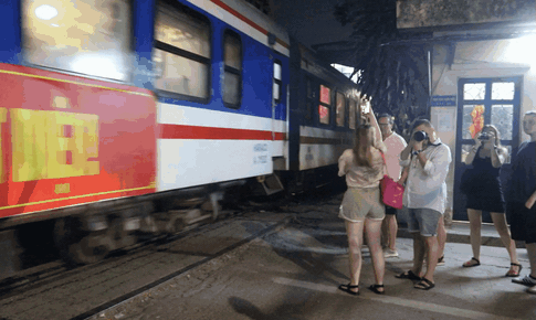 CSGT kiểm tra đột xuất phố đường tàu Khâm Thiên - Lê Duẩn xử lý nhiều sai phạm