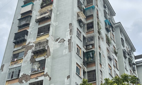 Cận cảnh chung cư t&#225;i định cư cũ ở H&#224; Nội được rao b&#225;n hơn 75 triệu/m2