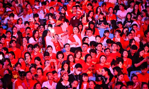 Những khoảnh khắc v&#244; c&#249;ng ấn tượng tại concert &#39;Tổ quốc trong tim&#39;