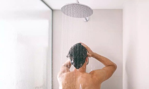 Tại sao kh&#244;ng n&#234;n tắm ngay sau khi ăn?