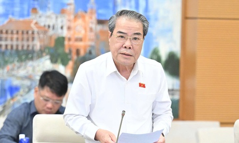 Cử tri v&#224; nh&#226;n d&#226;n đ&#225;nh gi&#225; cao chủ trương miễn, giảm học ph&#237; cho học sinh phổ th&#244;ng